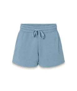 Athleisure><noscript><img width=