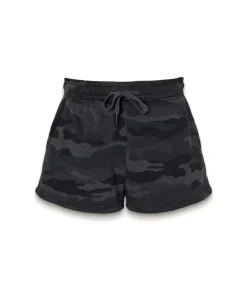 Athleisure><noscript><img width=