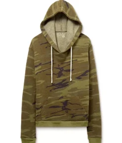 Athleisure><noscript><img width=